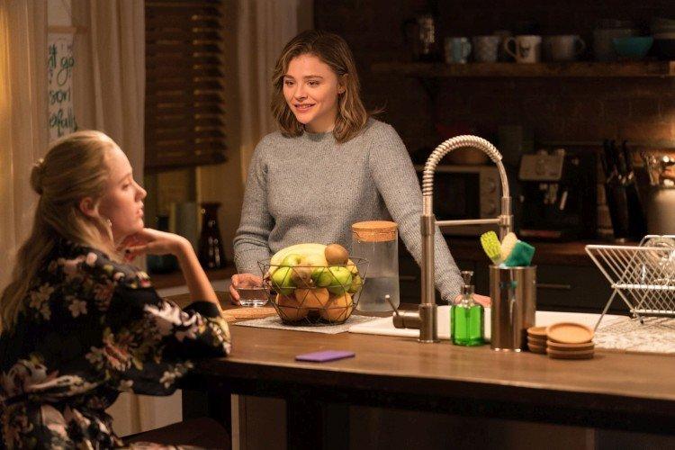 Dans les bras du mensonge (2018)