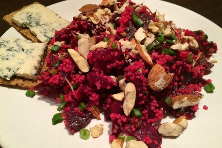 Salade de couscous et betteraves rouges