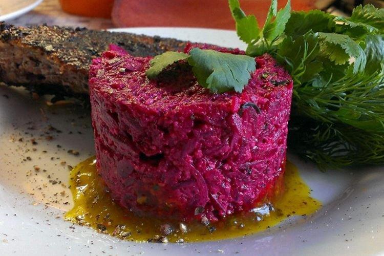 Salade de betteraves bouillies à la géorgienne