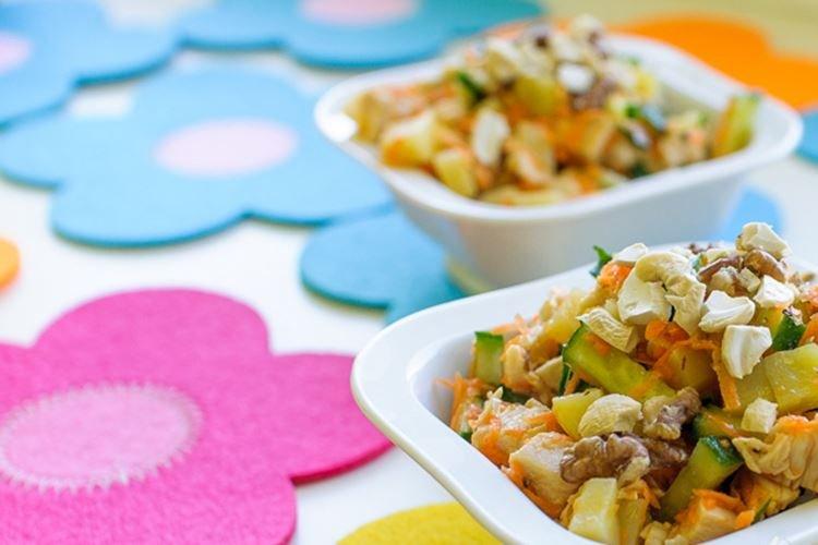 Salade de pommes de terre, poulet et carottes