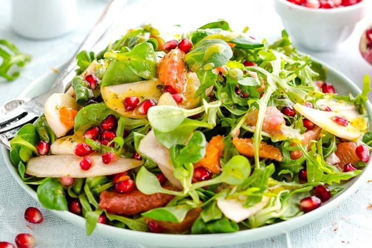 Salade de fruits au pamplemousse et roquette