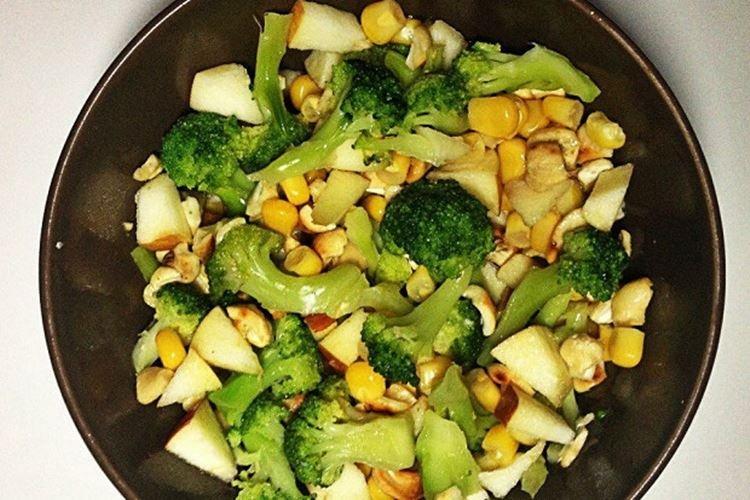 Salade de pommes et brocolis