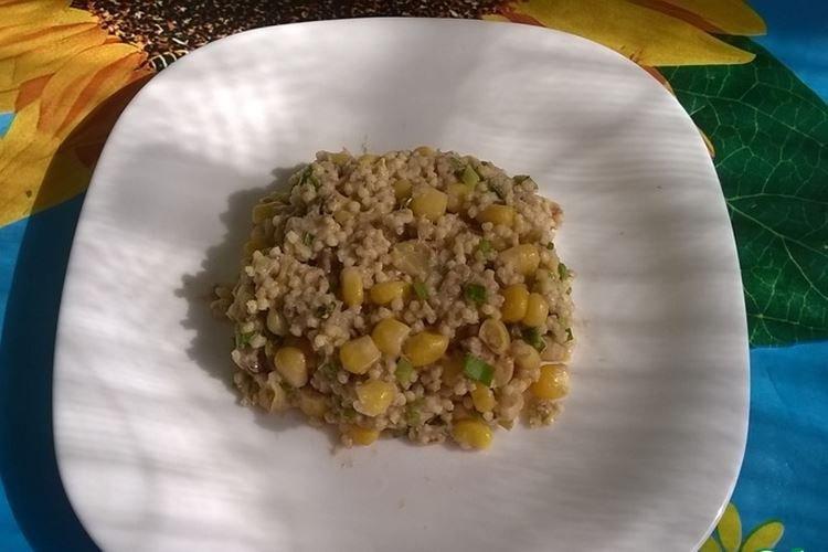 Salade de couscous et poisson en conserve