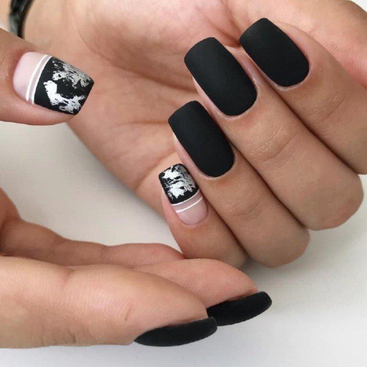 Manucure noire - photos et belles idées