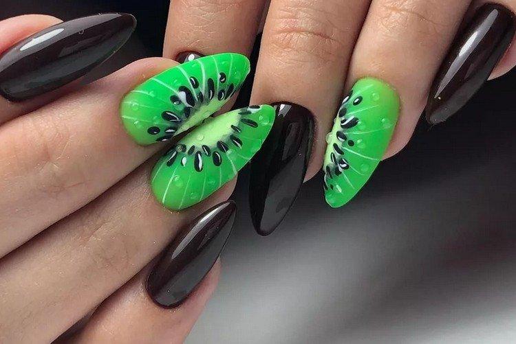 Manucure noire aux couleurs vives