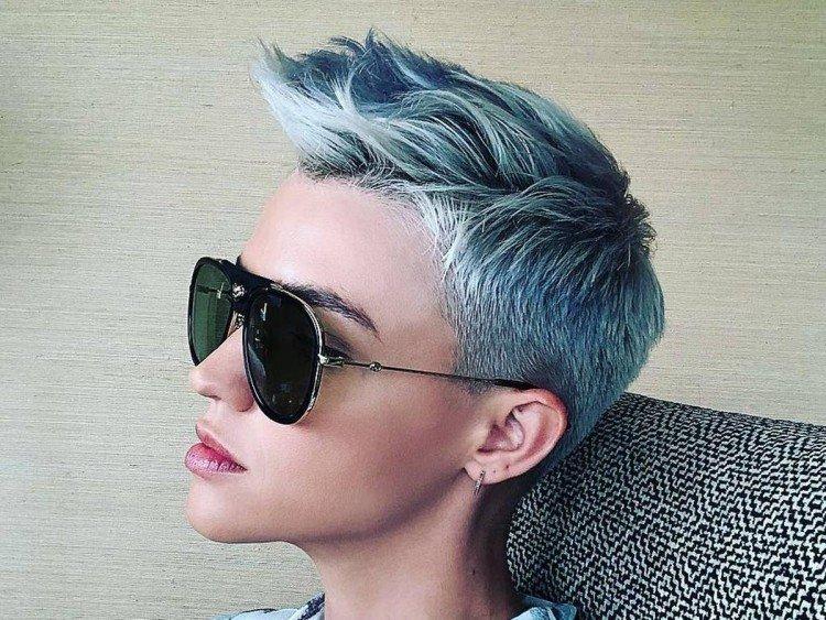 Coupe de cheveux Pixie 2021 - photos et idées