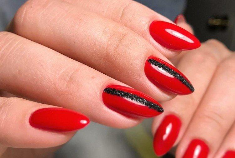 Manucure rouge - photo et belles idées