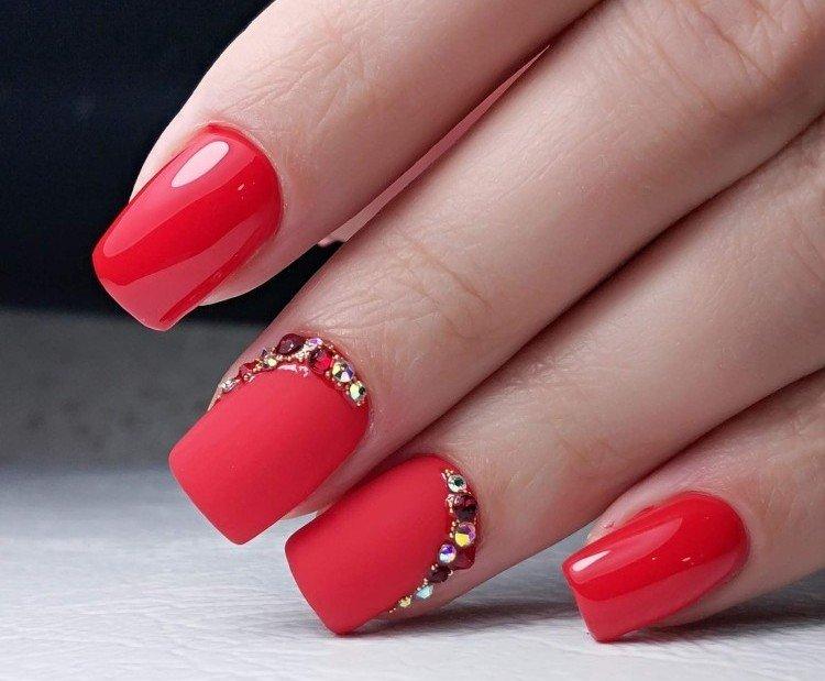 Manucure rouge - photo et belles idées