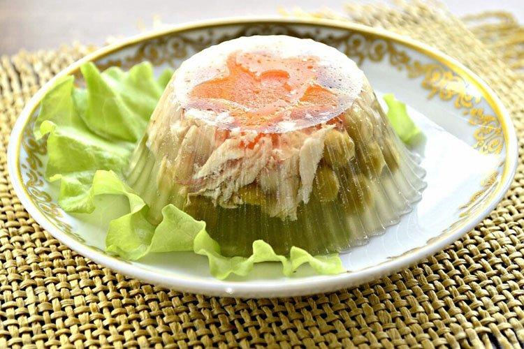 Viande en gelée de dinde dans une mijoteuse