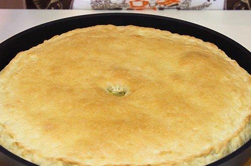 Kurnik au poulet et pommes de terre - une recette classique