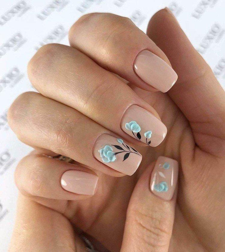 Manucure beige - photos et idées