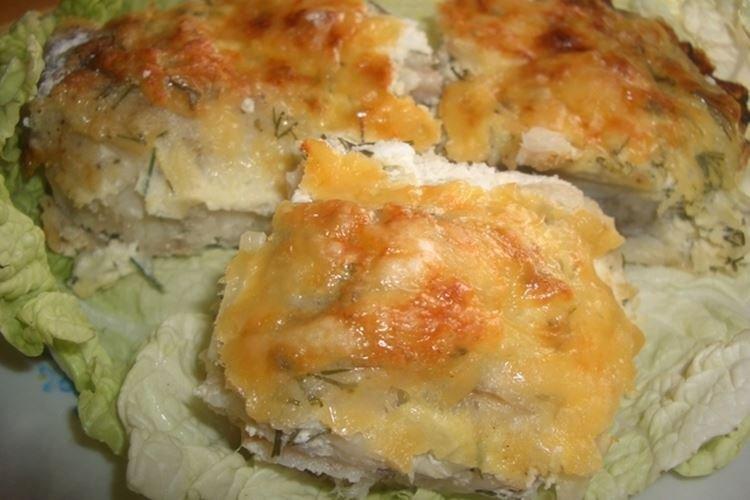 Sandre à la crème aigre avec pommes de terre