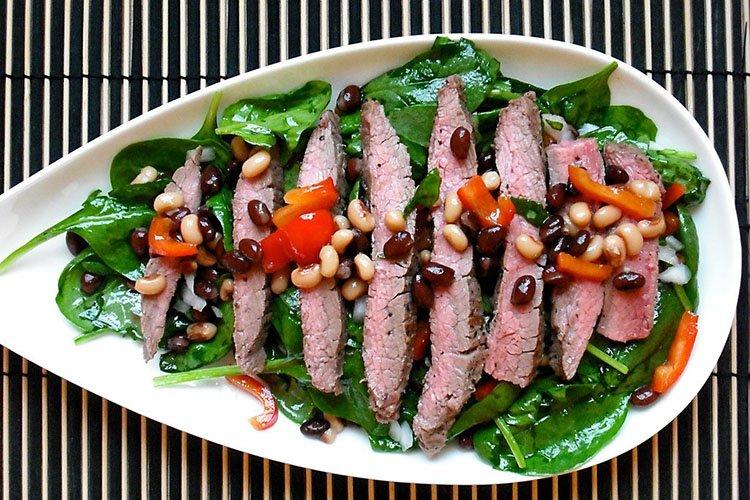 Salade de steak de boeuf aux épinards