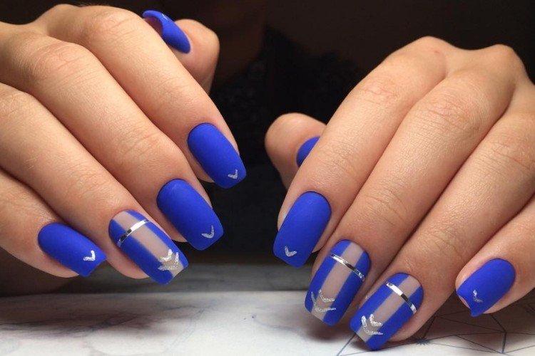 Manucure bleue - photos et idées