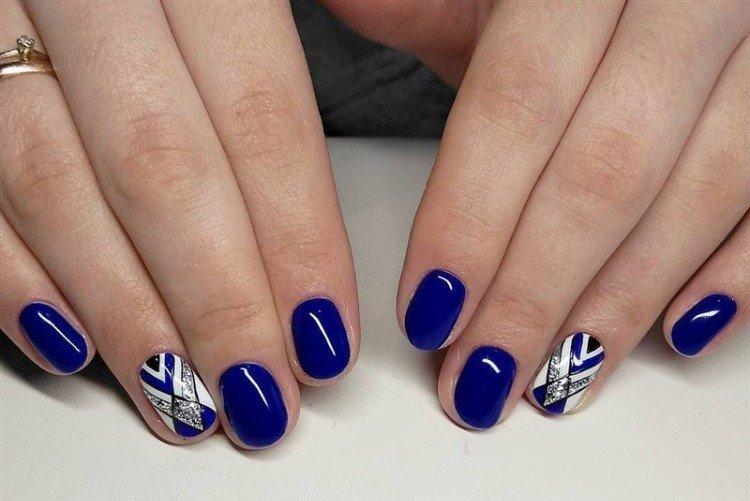 Manucure bleue - photos et idées