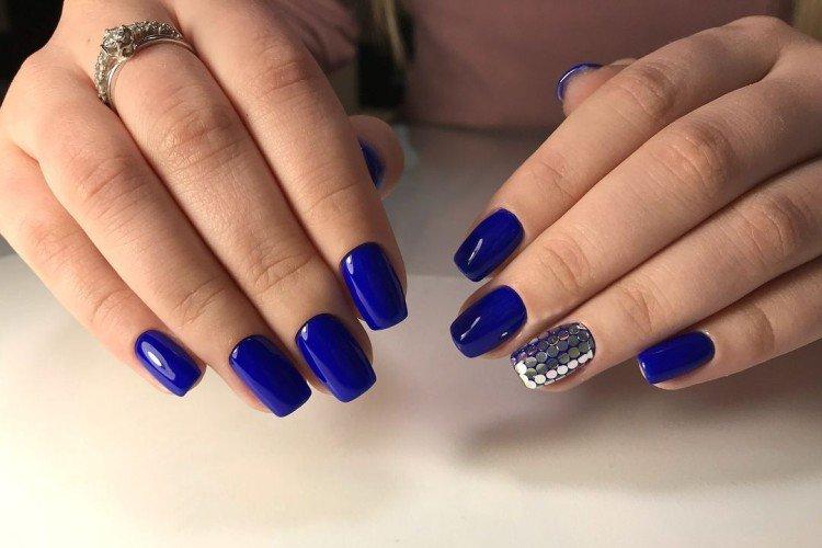 Manucure bleue - photos et idées