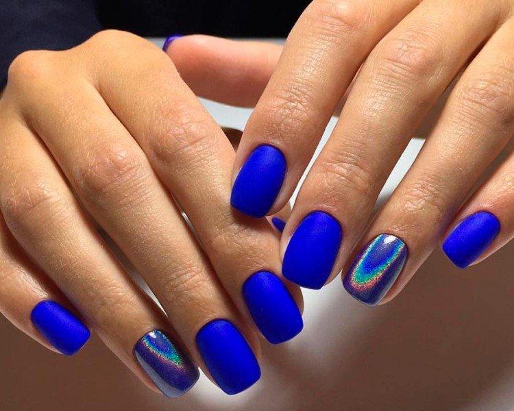 Manucure bleue - photos et idées