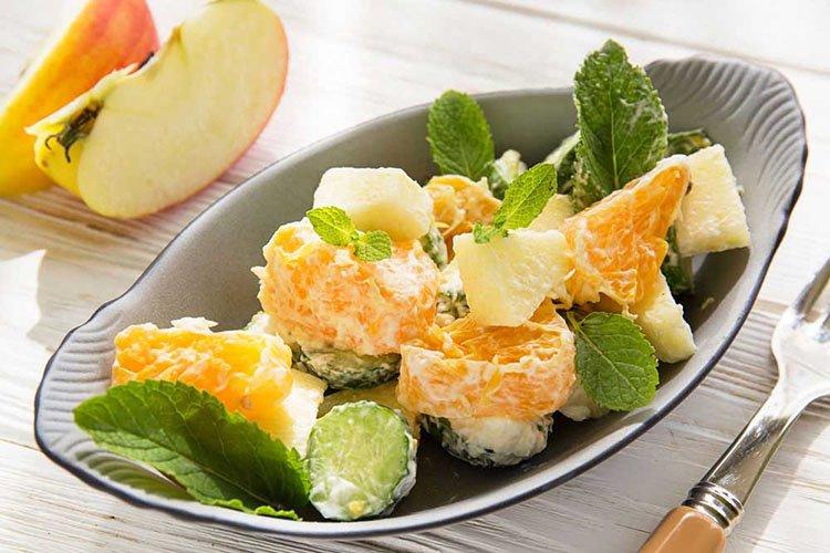 Salade de concombre, orange et menthe