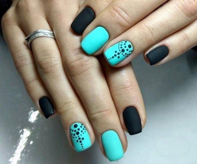 Manucure contrastée mate