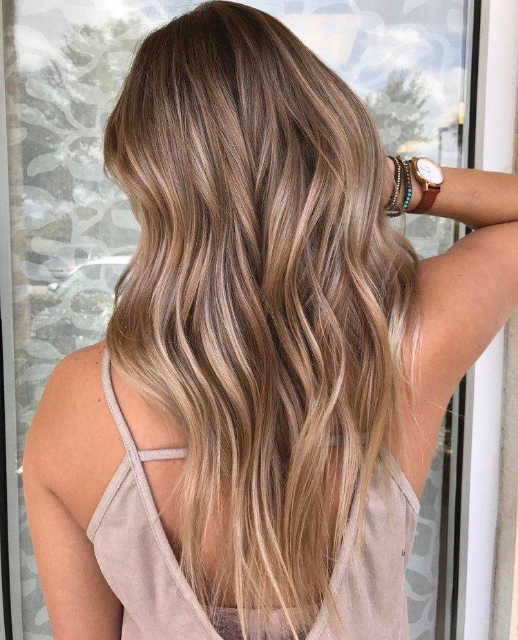 Balayage sur cheveux châtain clair - photos et idées