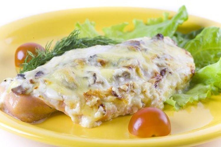 Filet de cabillaud au four sauce aux champignons