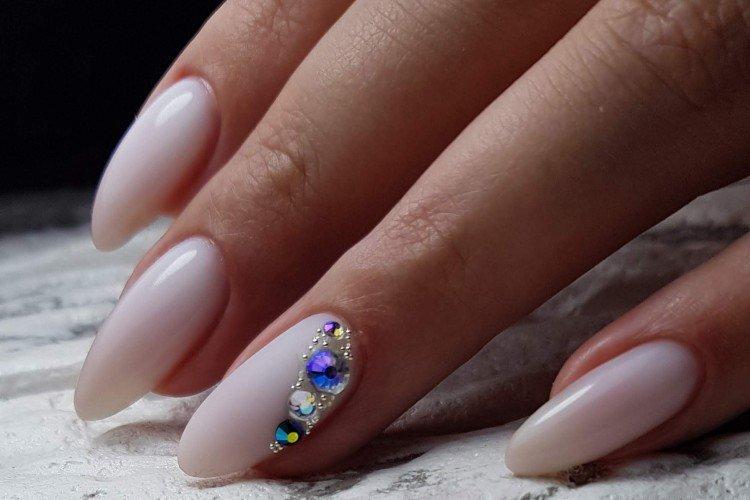 Manucure au lait - photos et idées