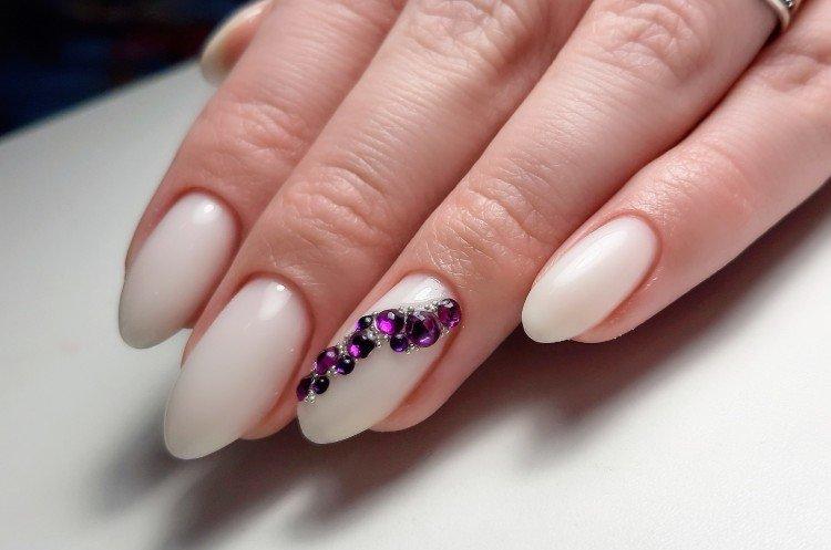 Manucure au lait - photos et idées