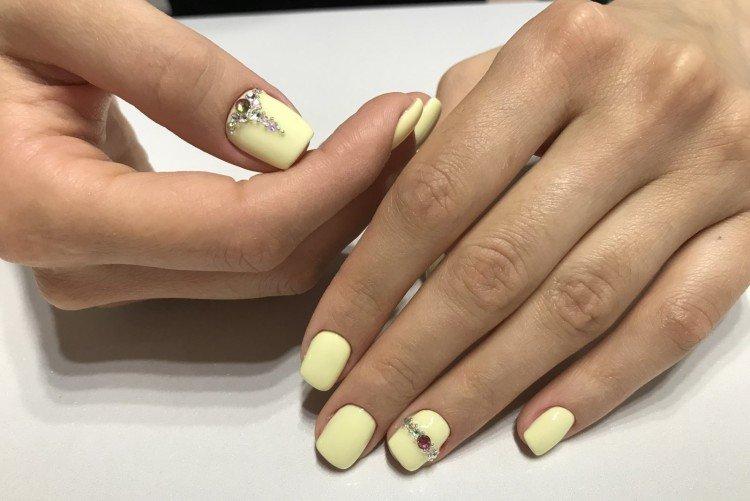 Manucure pour ongles carrés 2021 - photos et idées