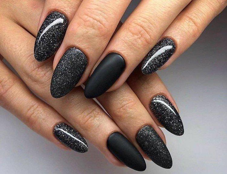 Manucure sombre - photos et idées