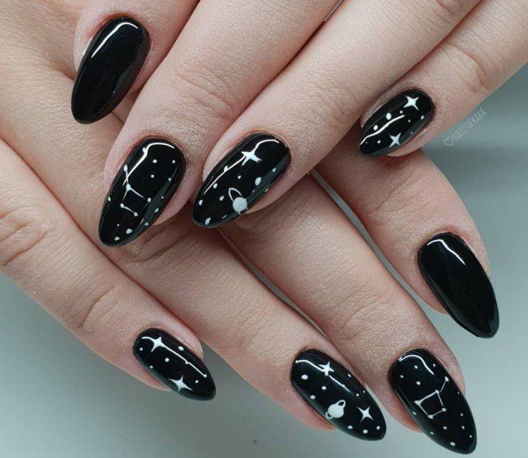 Manucure sombre - photos et idées