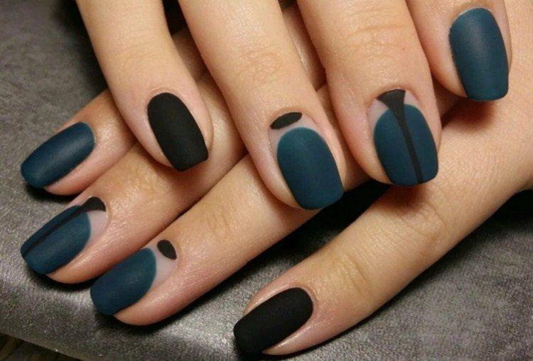 Manucure mat foncé