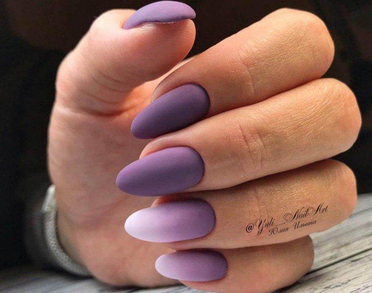 Manucure violet mat