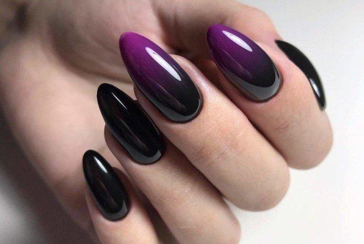 Manucure noire et violette