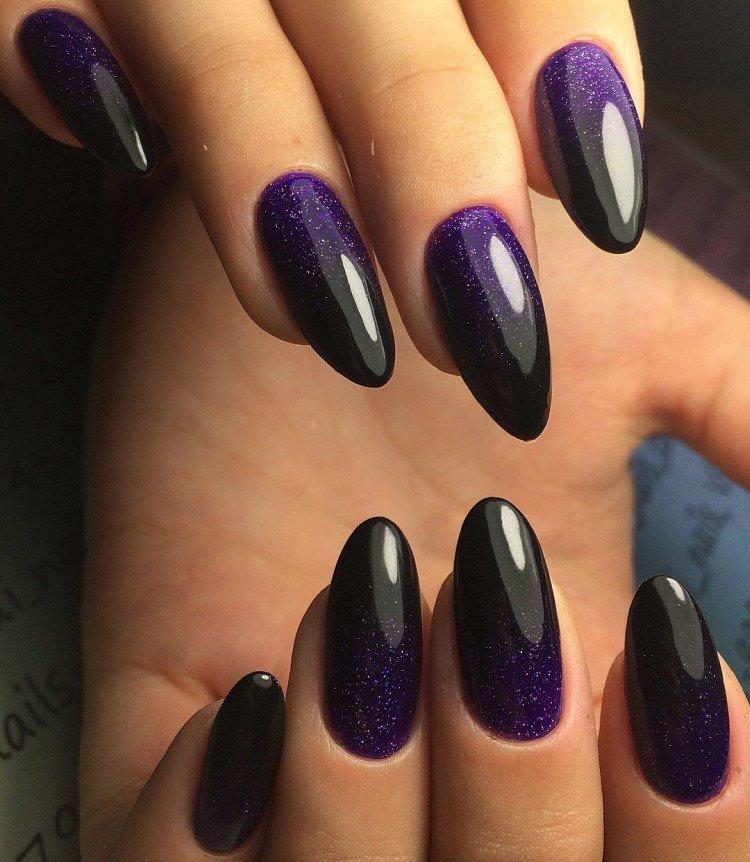 Manucure noire et violette