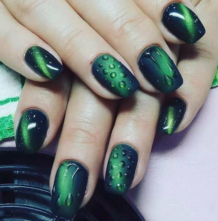 Oeil de chat manucure vert