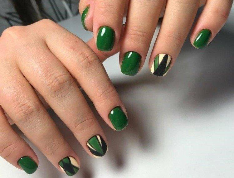 Manucure verte pour ongles courts