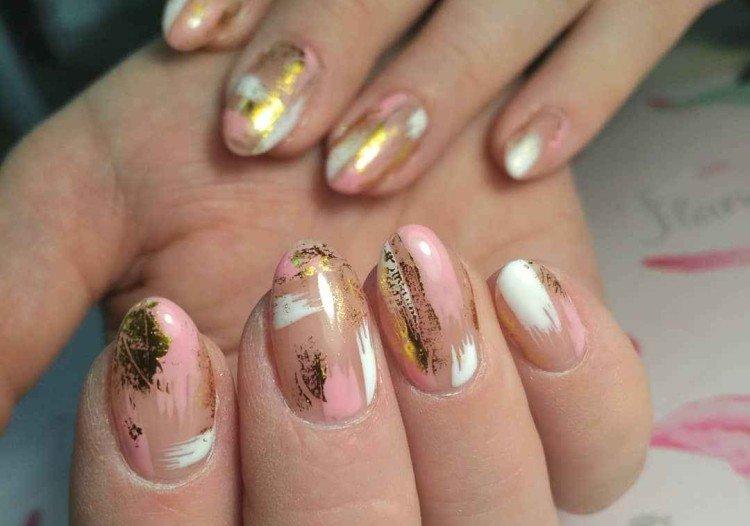 Manucure en feuille - photos et idées