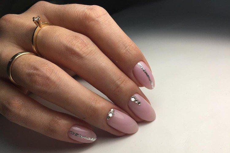 Vernis gel manucure nude 2021