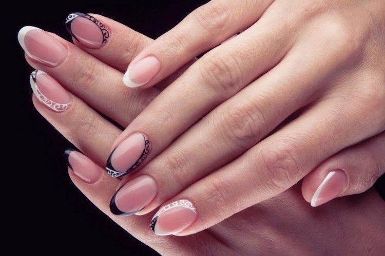 Manucure française avec dessins 2021