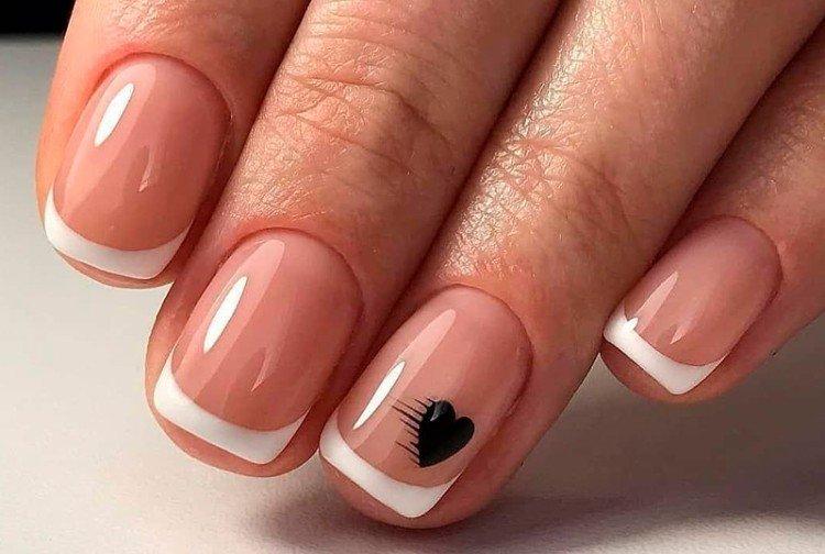 Manucure française avec dessins 2021