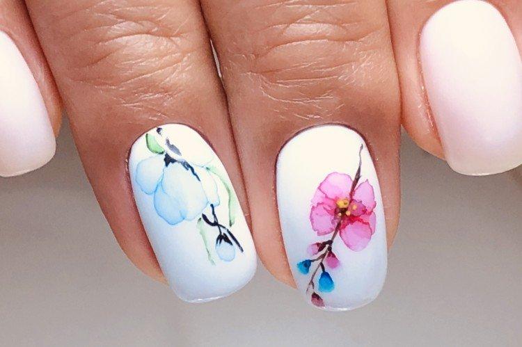 Nail art aquarelle 2021