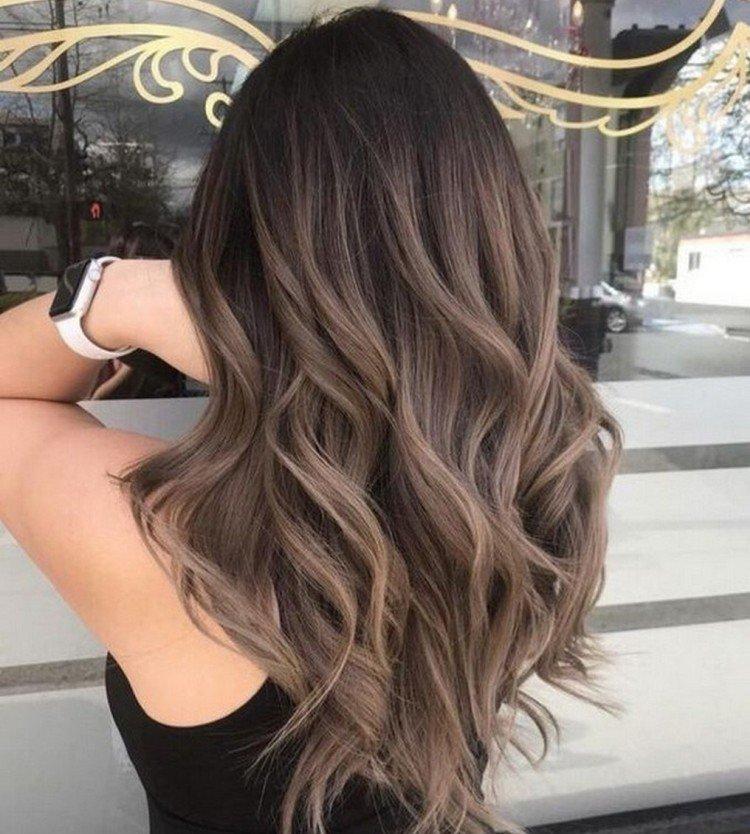Balayage pour cheveux noirs - photos et idées