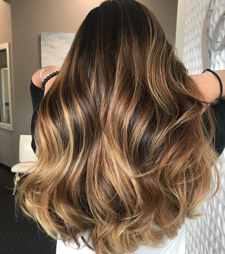 Balayage pour cheveux noirs - photos et idées