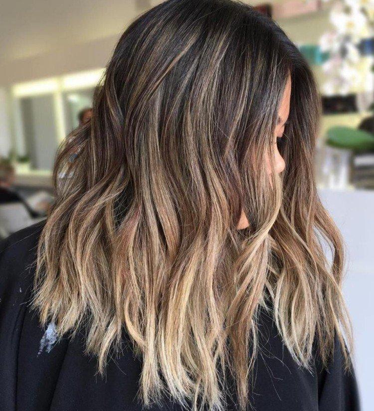 Balayage pour cheveux noirs - photos et idées