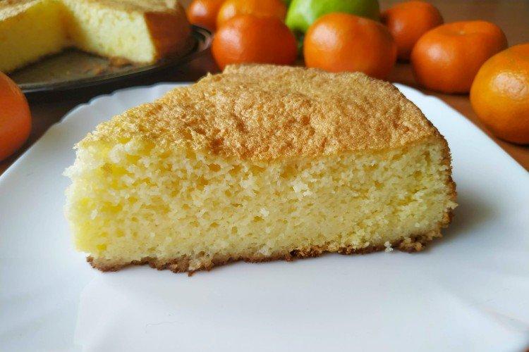 Gâteau éponge sur semoule