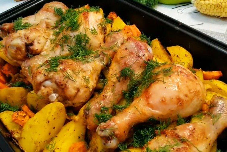 Poulet aux pommes de terre en marinade moutarde-tomate