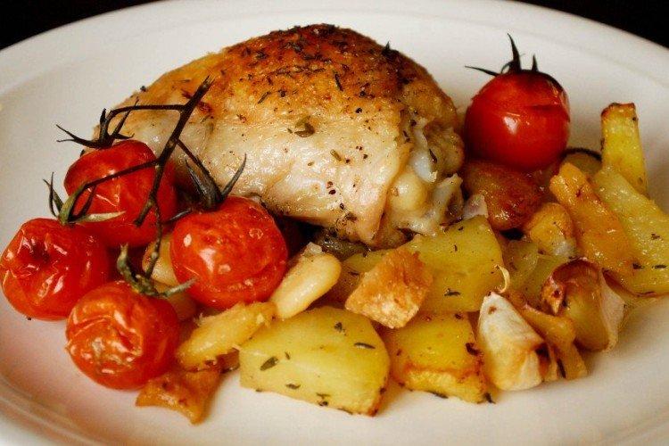 Poulet aux pommes de terre et tomates au kéfir