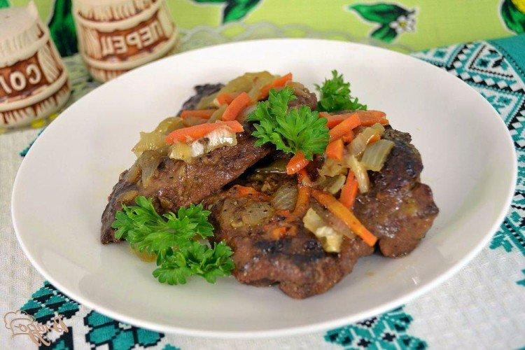 Foie de porc aux oignons et carottes