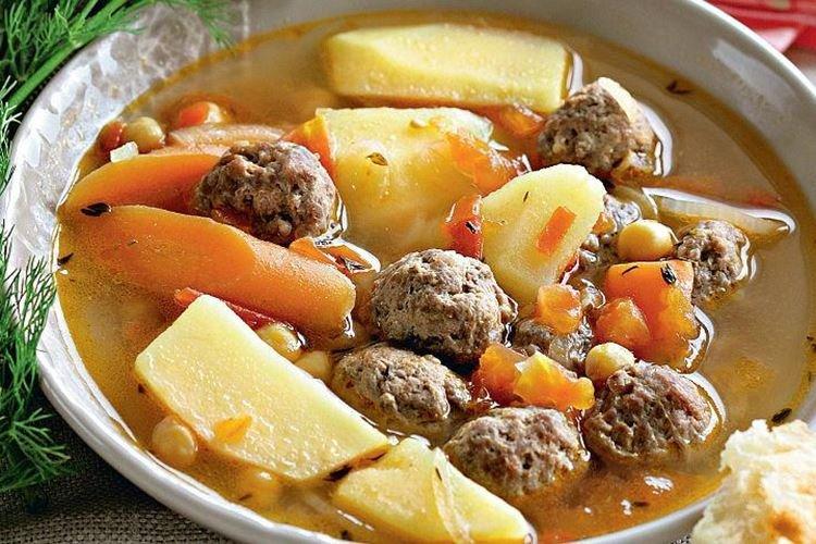 Shurpa aux boulettes de porc