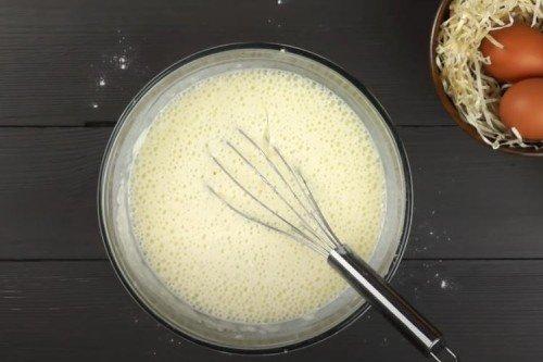 Crêpes avec des trous dans le lait - une recette classique